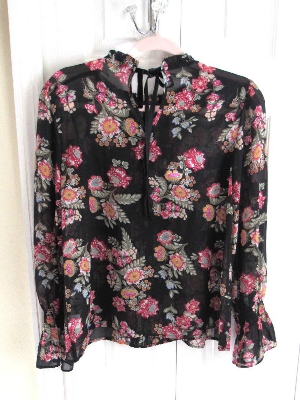 PINK ROSE BLACK FLORAL TOP SZ SMALL